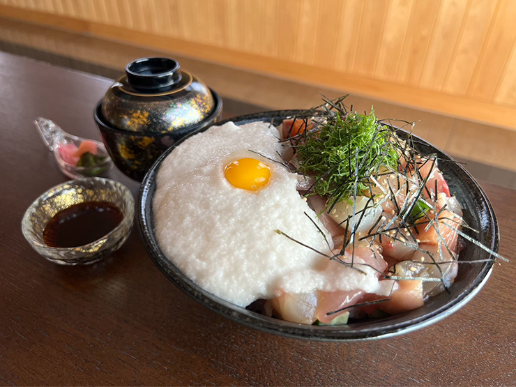 ねばりっこ海鮮漬け丼 写真